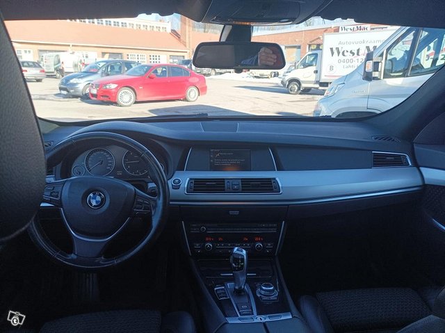 BMW 530 9