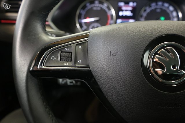Skoda Superb 9