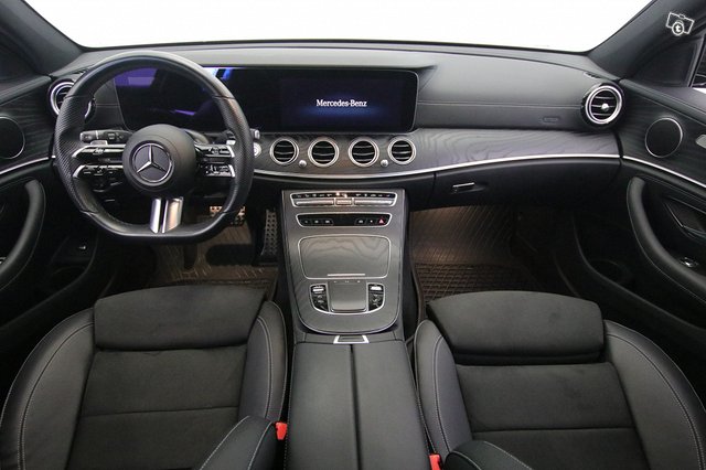 Mercedes-Benz E 8