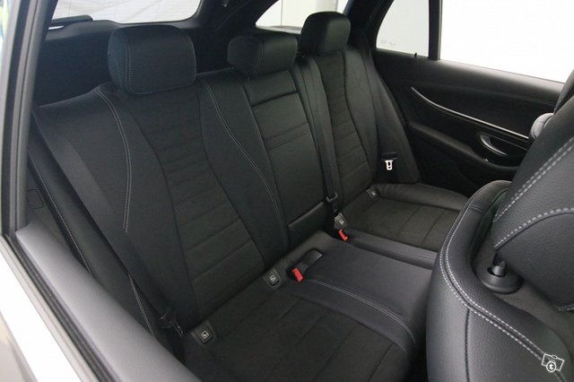 Mercedes-Benz E 12