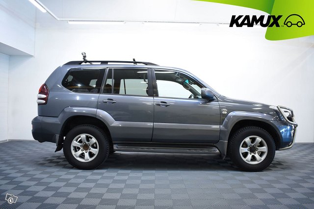 Toyota Land Cruiser 2
