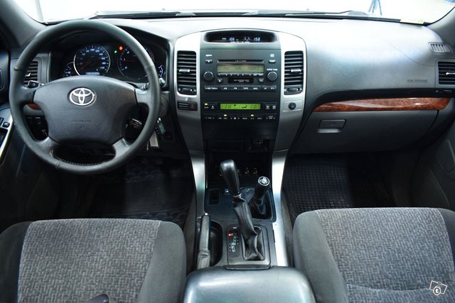 Toyota Land Cruiser 14
