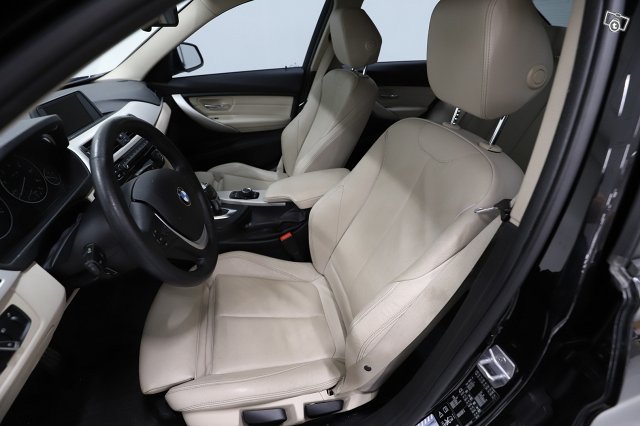 BMW 320 12