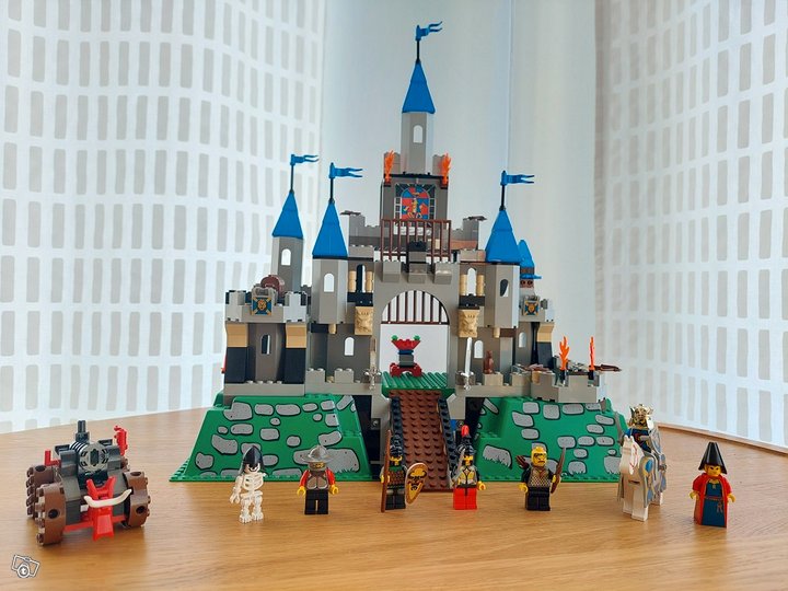 Lego linna, Lelut ja pelit, Las...