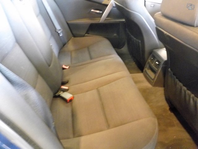 BMW 525 9