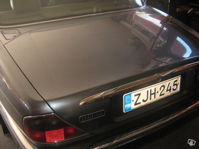 Jaguar XJ 3