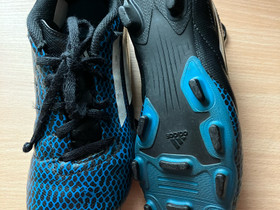 Adidas nappikset, Jalkapallo, Urheilu ja ulkoilu, Kokkola, Tori.fi Adidas nappikset, Jalkapallo, Urheilu ja ulkoilu, Kokkola, Tori.fi