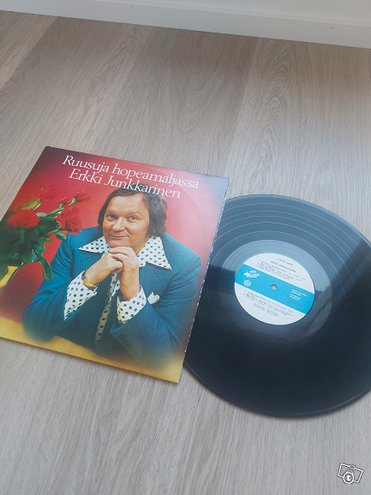 Erkki Junkkarinen LP, Musiikki ...