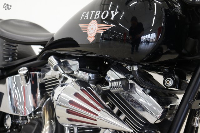 Harley-Davidson Softail 16