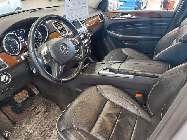 Mercedes-Benz ML 10