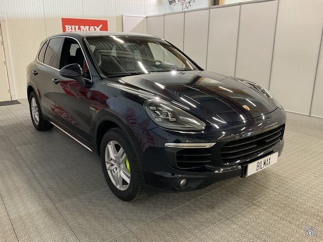 Porsche Cayenne 2