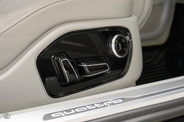 Audi A8 16