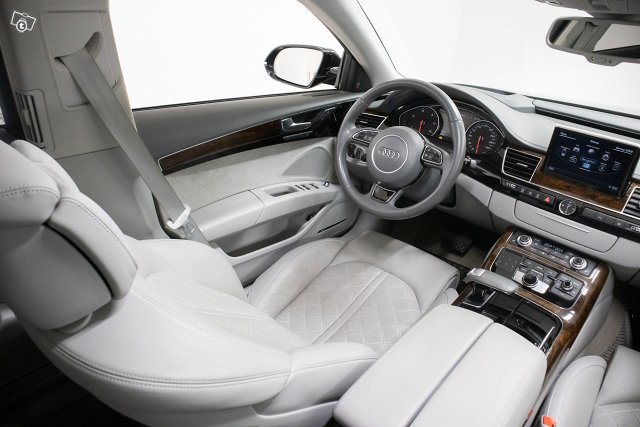 Audi A8 17