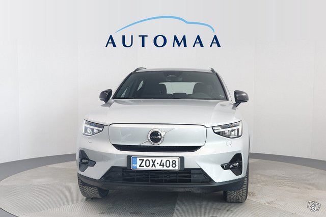 Volvo XC40 8