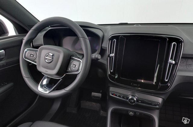 Volvo XC40 10