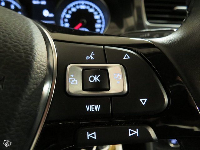Volkswagen Golf 9