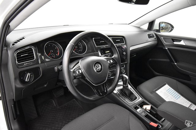 VOLKSWAGEN Golf 20