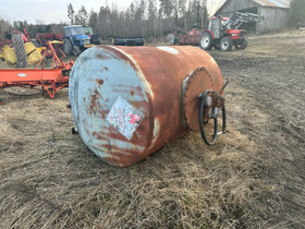 Polttoainesäiliö 1800l, Maatalouskoneet, Traktorit ja raskas kalusto, Pyhäranta, Tori.fi Polttoainesäiliö 1800l, Maatalouskoneet, Traktorit ja raskas kalusto, Pyhäranta, Tori.fi