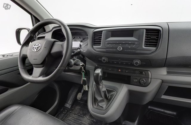 TOYOTA Proace 9