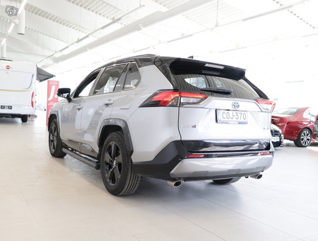 Toyota RAV4 9