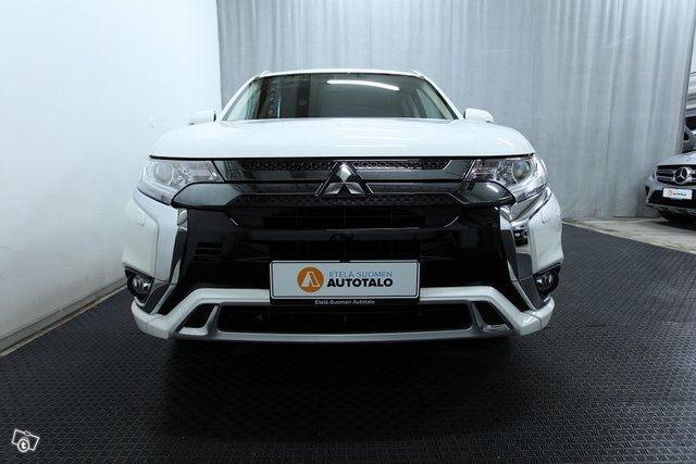 Mitsubishi Outlander Invite 4WD 5P *TEHDASTAKUU VOIMASSA, FACELIFT 2020,  VÄHÄN AJETTU* | Myydään | Tori Autot | Tori