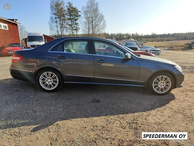 Mercedes-Benz 350 19