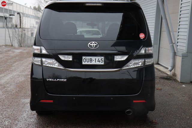 Toyota Vellfire 4