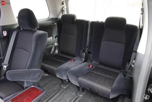 Toyota Vellfire 23