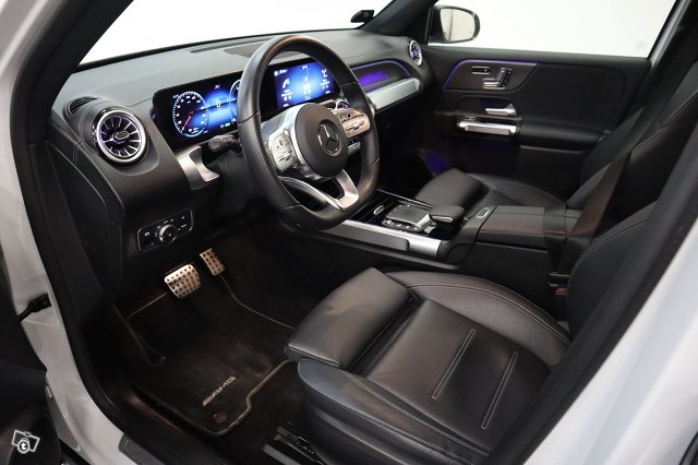 Mercedes-Benz EQB 7