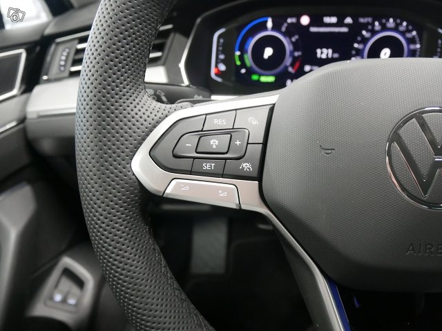 VOLKSWAGEN PASSAT 16
