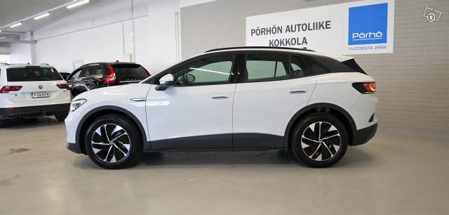 VOLKSWAGEN ID.4 3