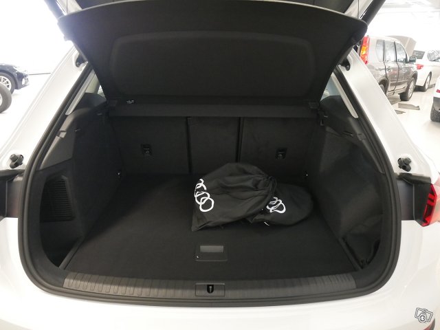 AUDI Q3 5