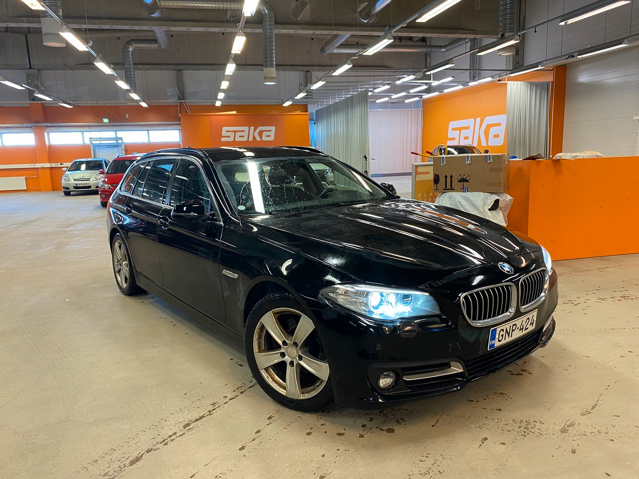 BMW 520 F11 Touring 520d A xDrive Business * Sporttipenkit / Koukku /  Ohjauspyörän lämmitys / Nahkasisusta * | Myydään | Tori Autot | Tori