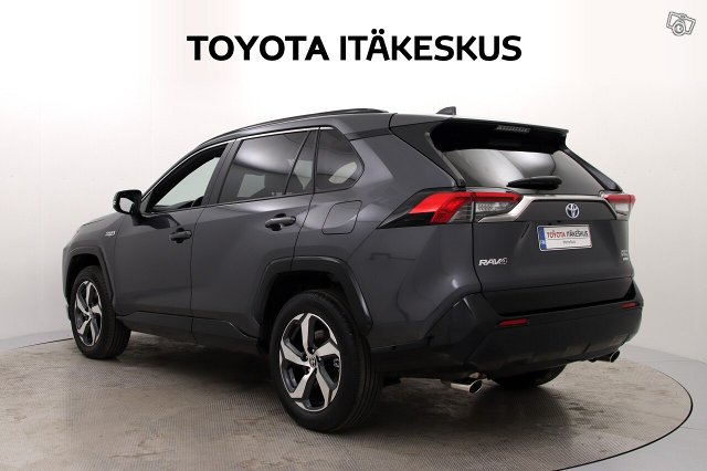 Toyota RAV4 Plug-in 3