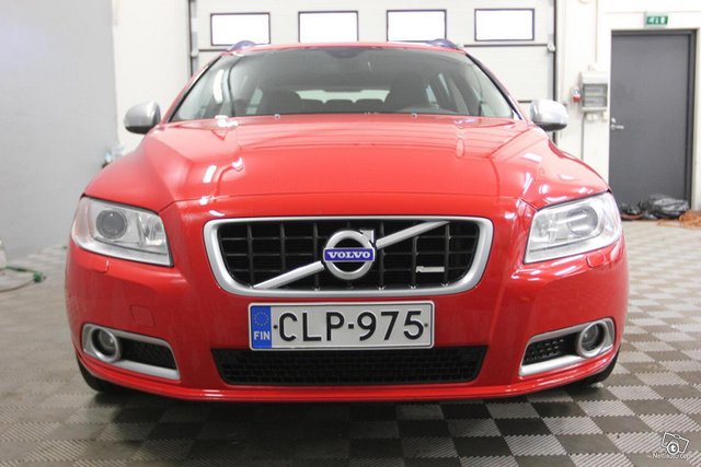 Volvo V70 3