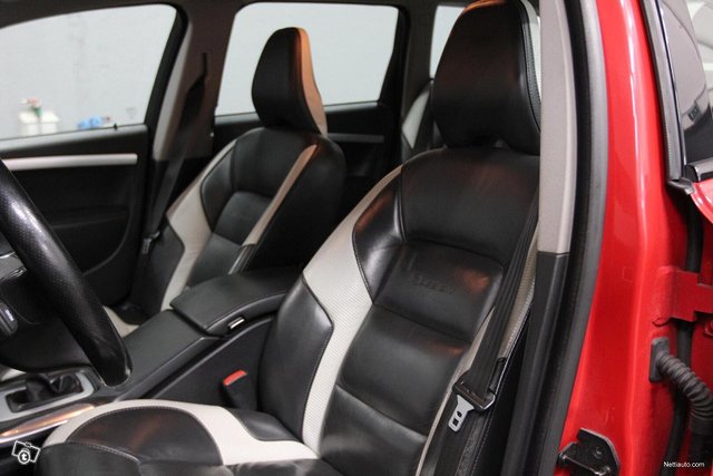 Volvo V70 12