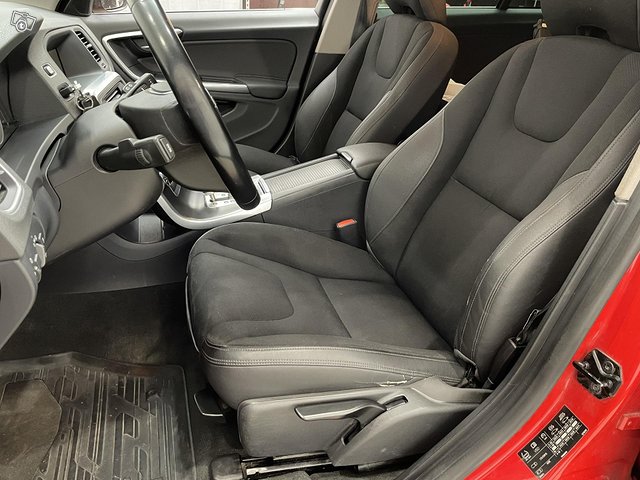 Volvo V60 8