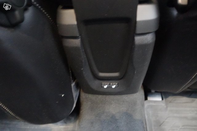 Volvo V40 21