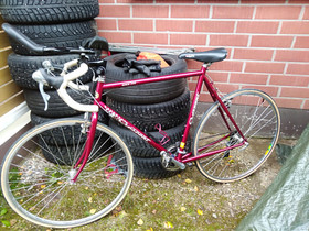 Crentti. 28.renkailla, Kilpapyörät, Polkupyörät ja pyöräily, Kajaani, Tori.fi Crentti. 28.renkailla, Kilpapyörät, Polkupyörät ja pyöräily, Kajaani, Tori.fi