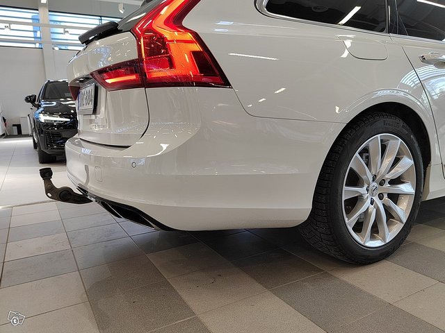 VOLVO V90 3