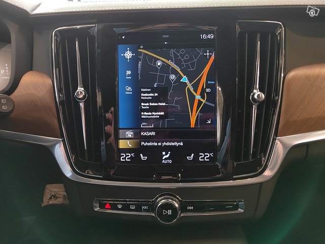 VOLVO V90 11
