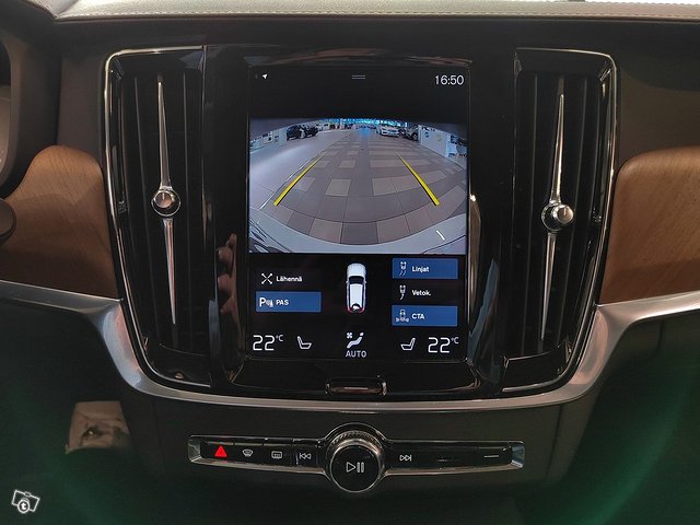 VOLVO V90 12