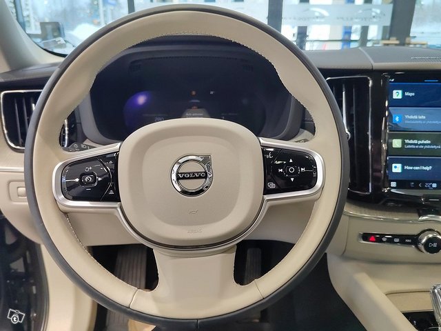 VOLVO XC60 6