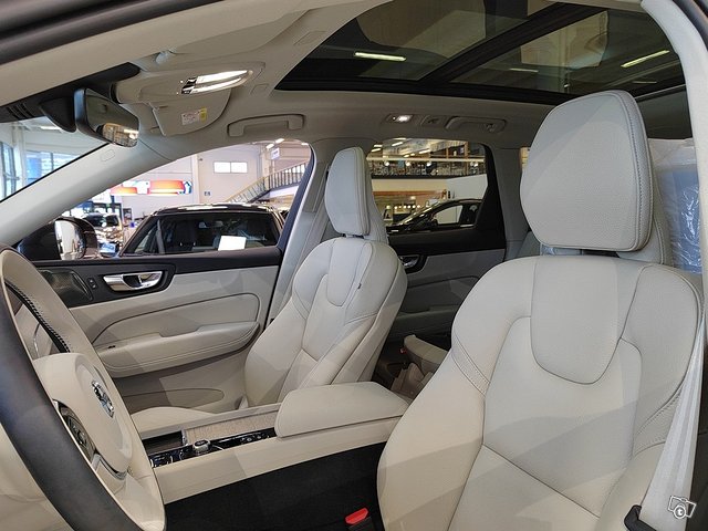 VOLVO XC60 10
