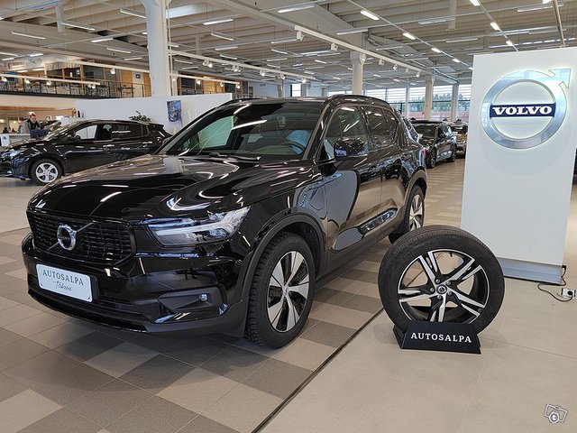 VOLVO XC40 2