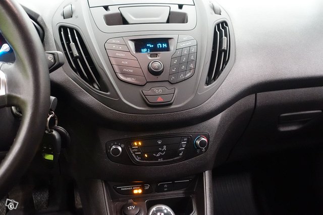 Ford Transit Courier 18