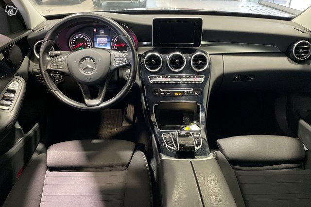 MERCEDES-BENZ C 9