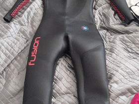 Blueseventy Fusion märkäpuku, Uinti ja sukellus, Urheilu ja ulkoilu, Hämeenlinna, Tori.fi Blueseventy Fusion märkäpuku, Uinti ja sukellus, Urheilu ja ulkoilu, Hämeenlinna, Tori.fi