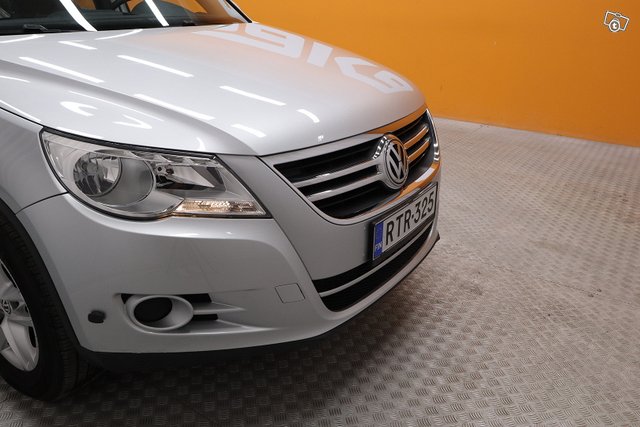 Volkswagen Tiguan 9