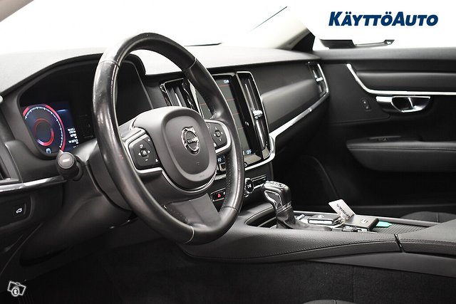 VOLVO V90 11